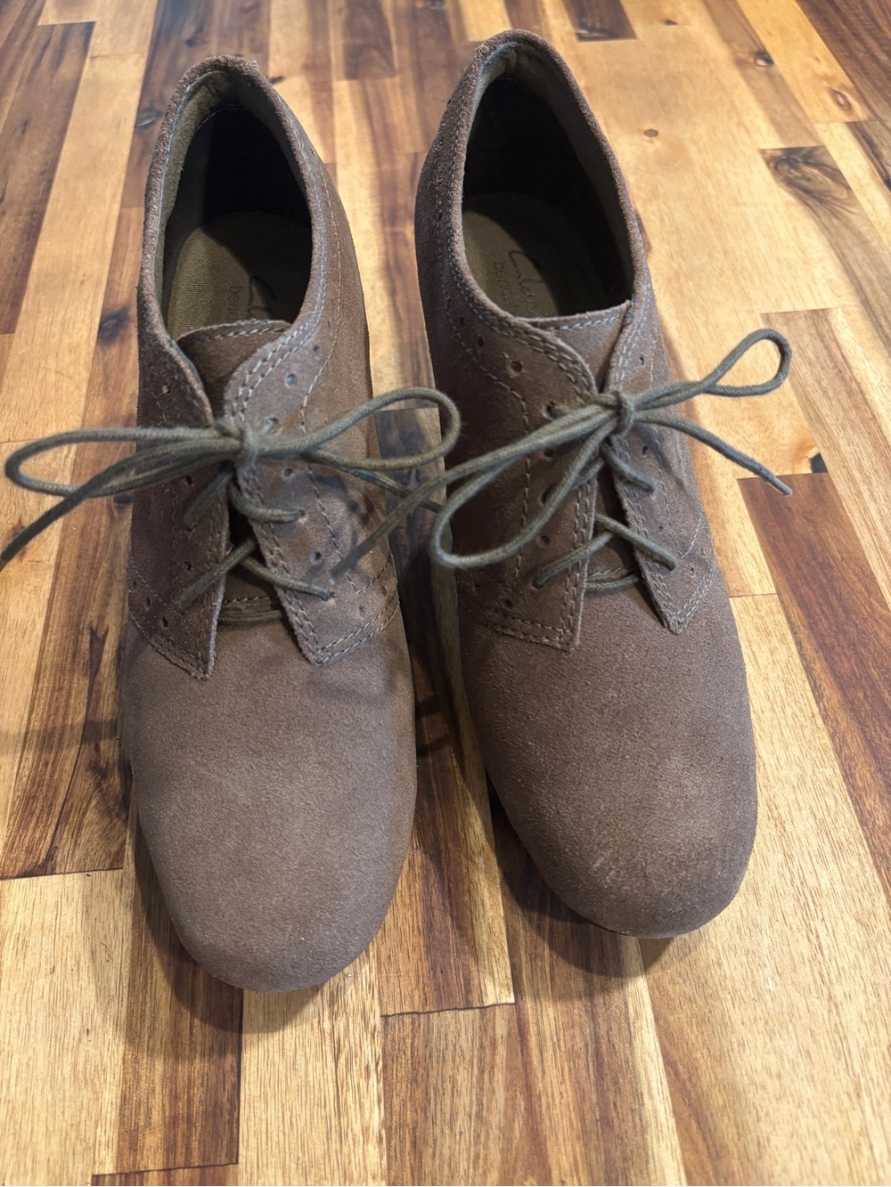 Women’s Clark’s Brown Suede Lace-Up Ankle Boots.. 9W